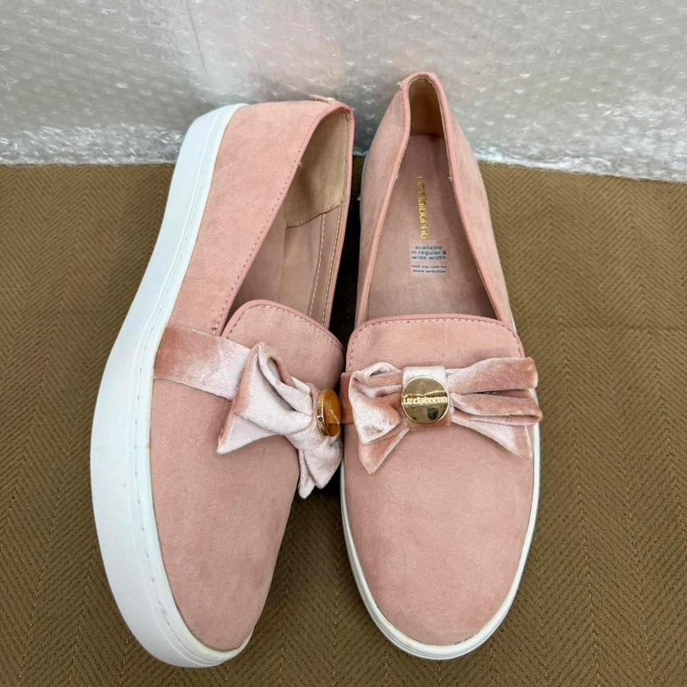 7.5W Liz Claiborne Women's Velvet Bow Faux Suede Slip-On Sneakers